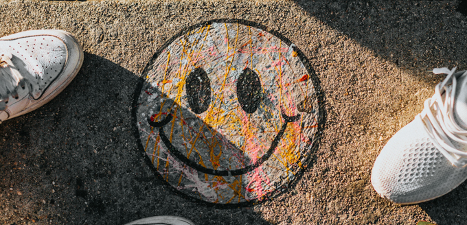 How Positive Thinking Impacts Personal Growth and Financial Well-being